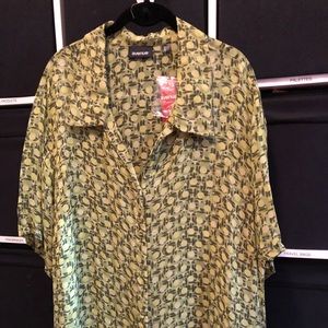 NWT-AVENUE Geometric cream/green/ lime Top 30/32